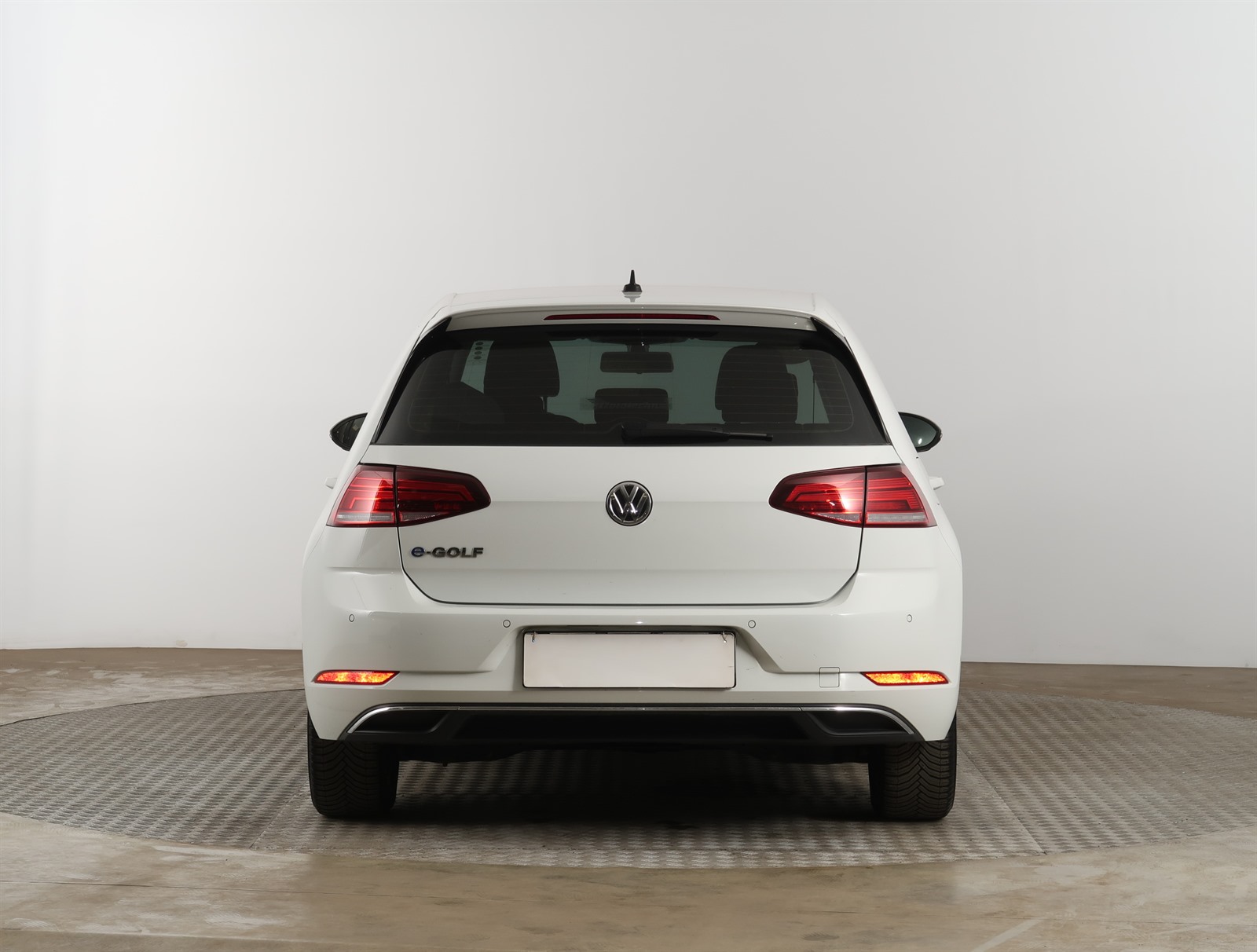 Volkswagen e-Golf, 2020 - pohled č. 6