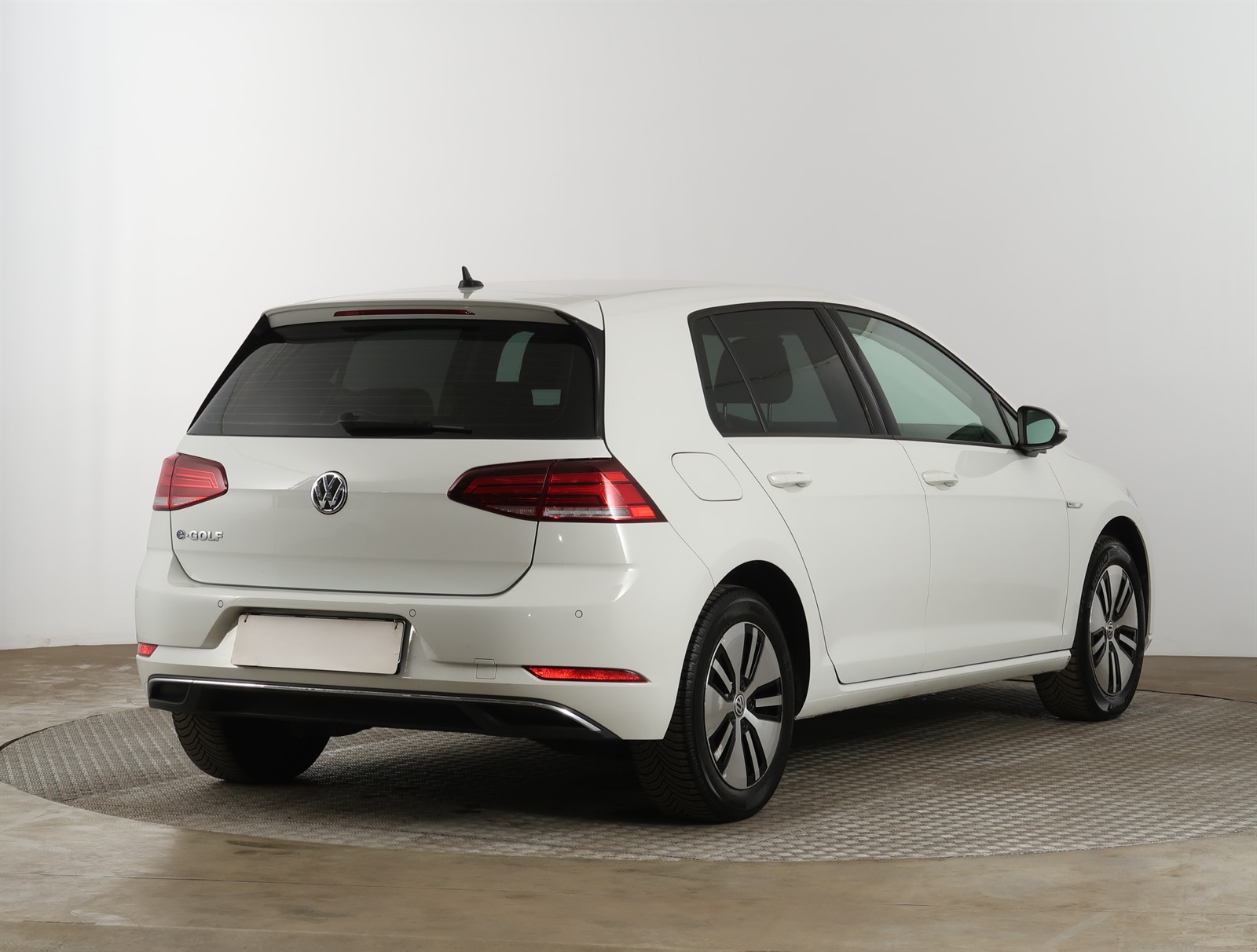 Volkswagen e-Golf, 2020 - pohled č. 7