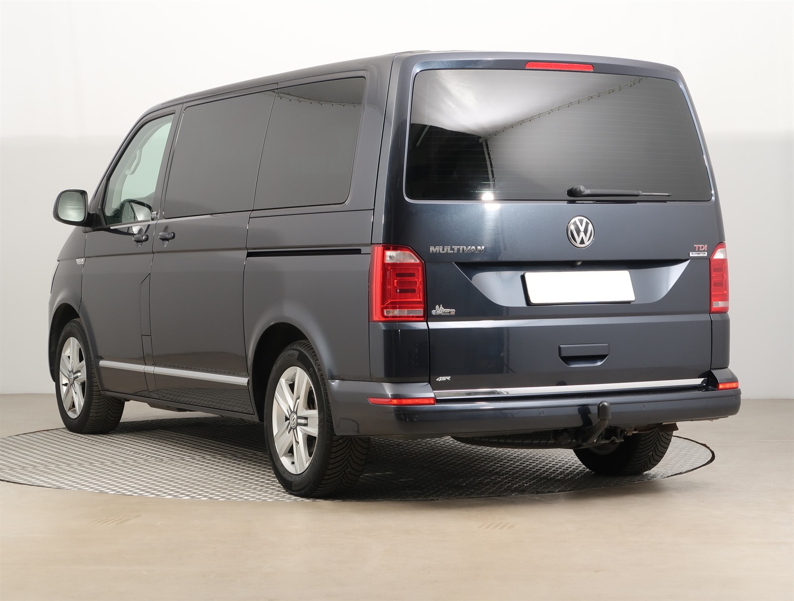 Volkswagen Multivan, 2015 - pohled č. 5