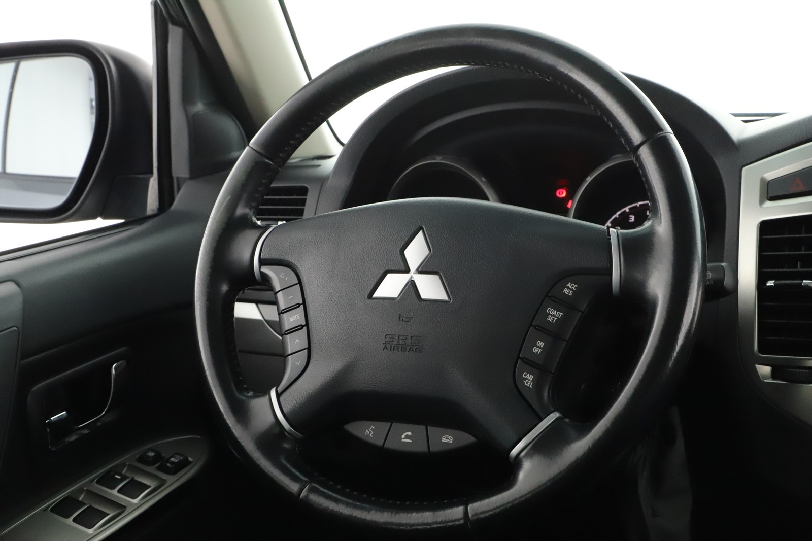 Mitsubishi Pajero, 2017 - pohled č. 14