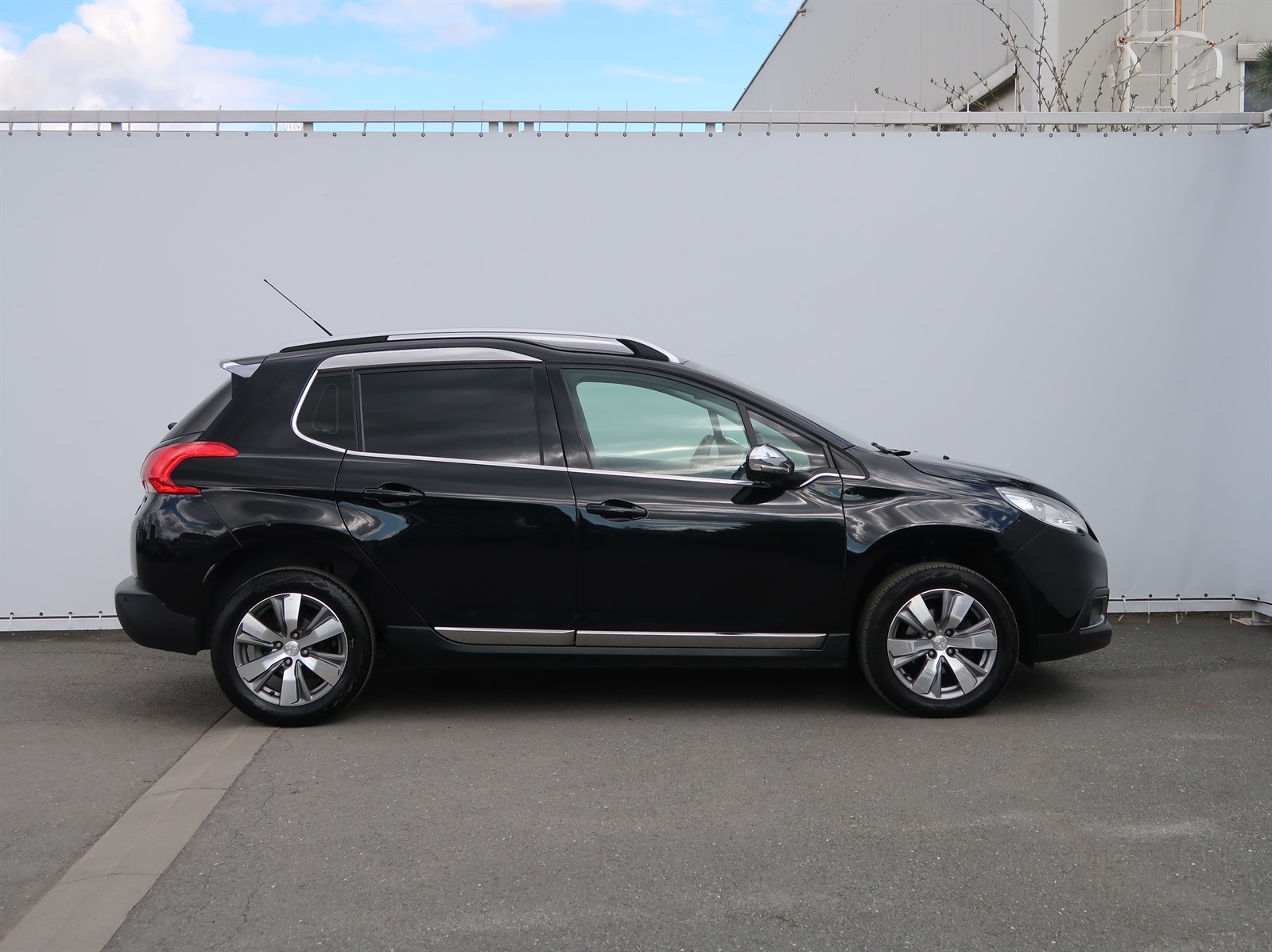 Peugeot 2008, 2014 - pohled č. 8