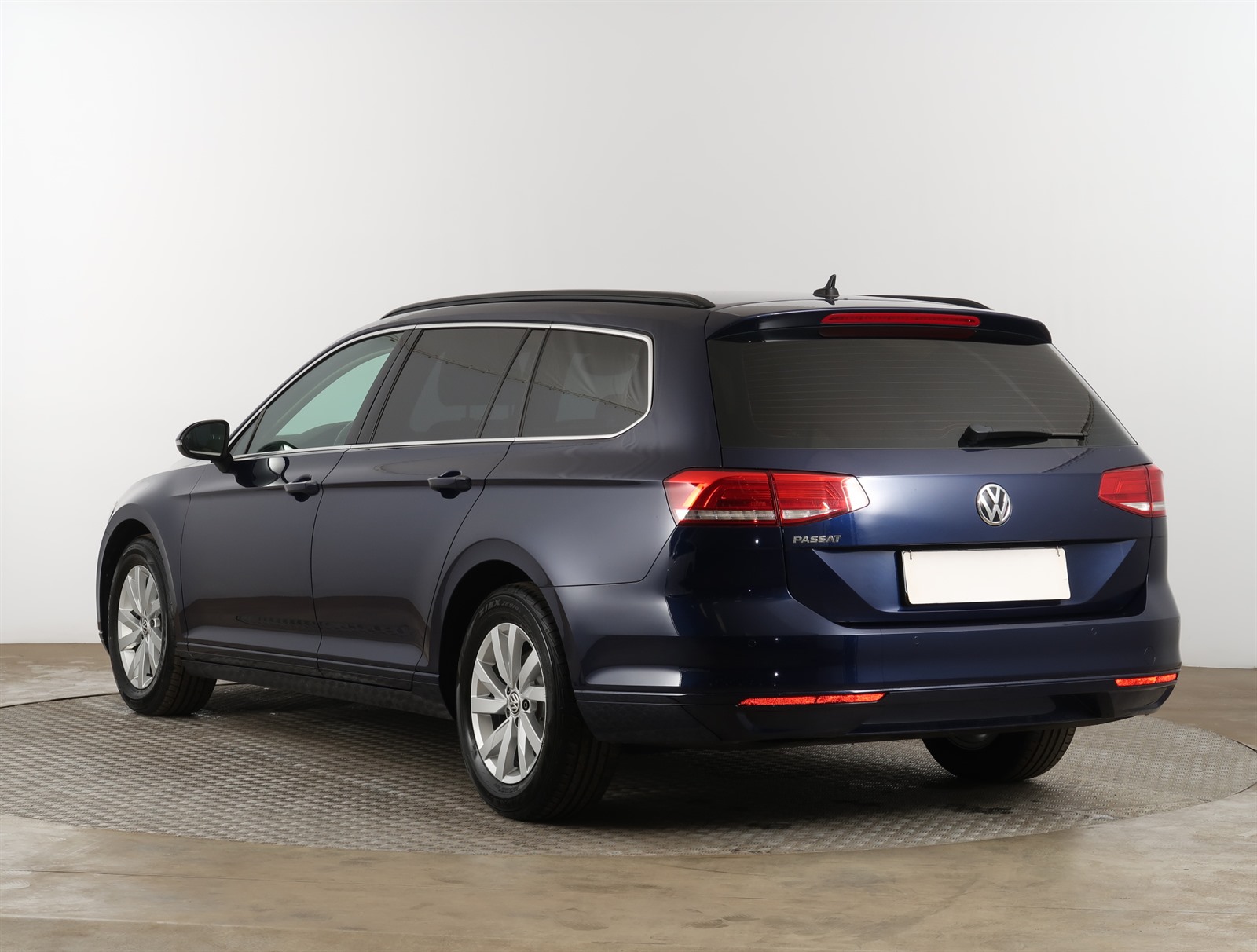 Volkswagen Passat, 2019 - pohled č. 5