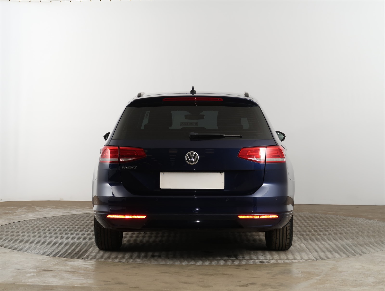 Volkswagen Passat, 2019 - pohled č. 6