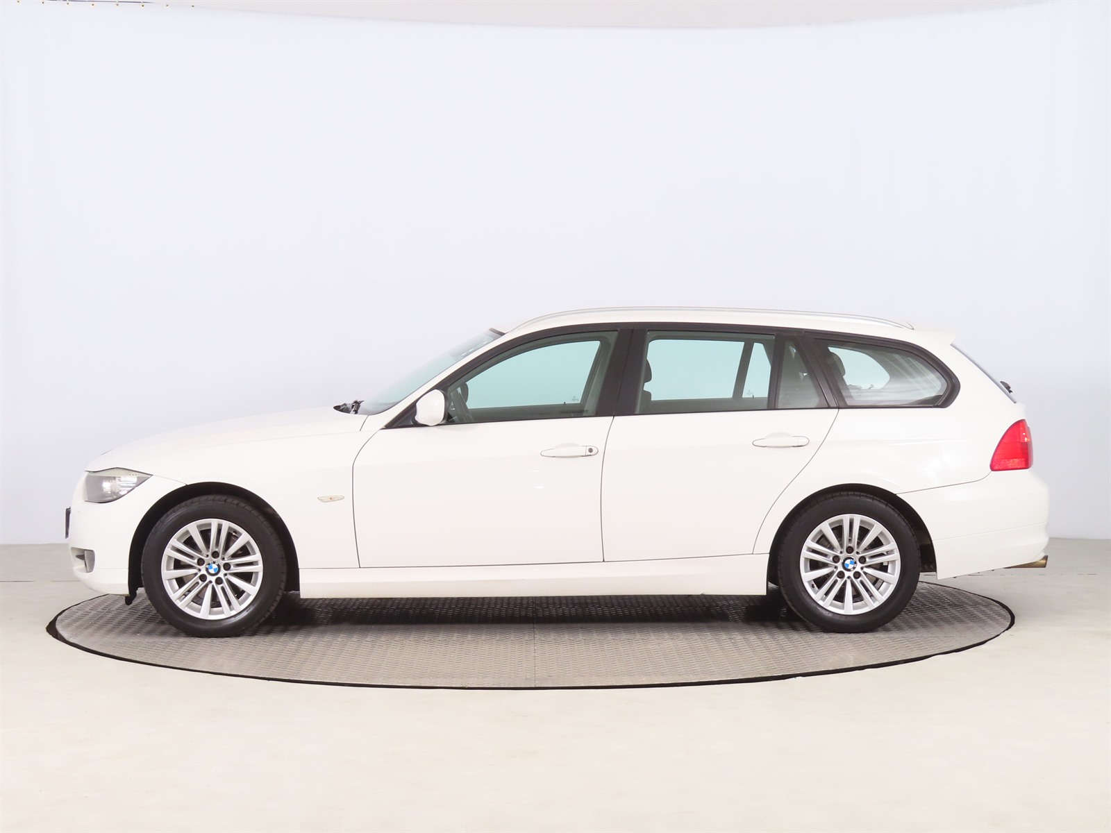BMW Řada 3, 2012 - pohled č. 4