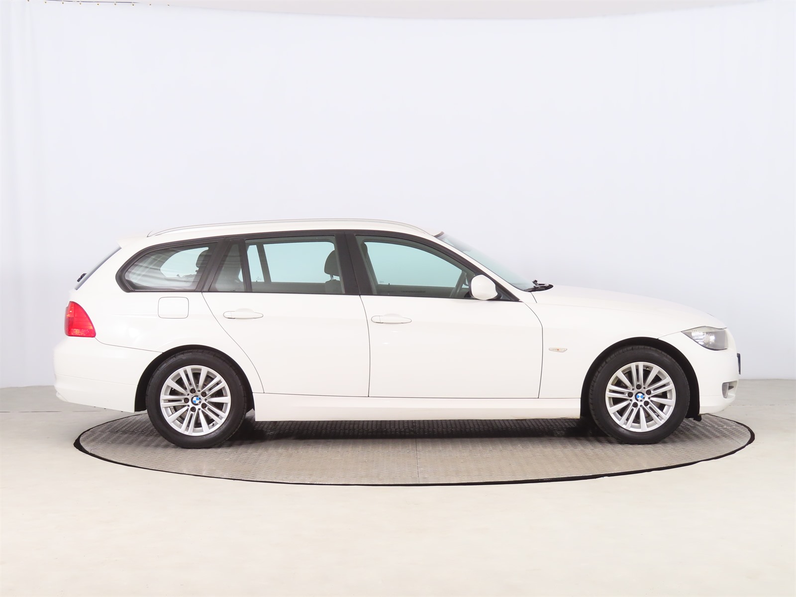 BMW Řada 3, 2012 - pohled č. 8