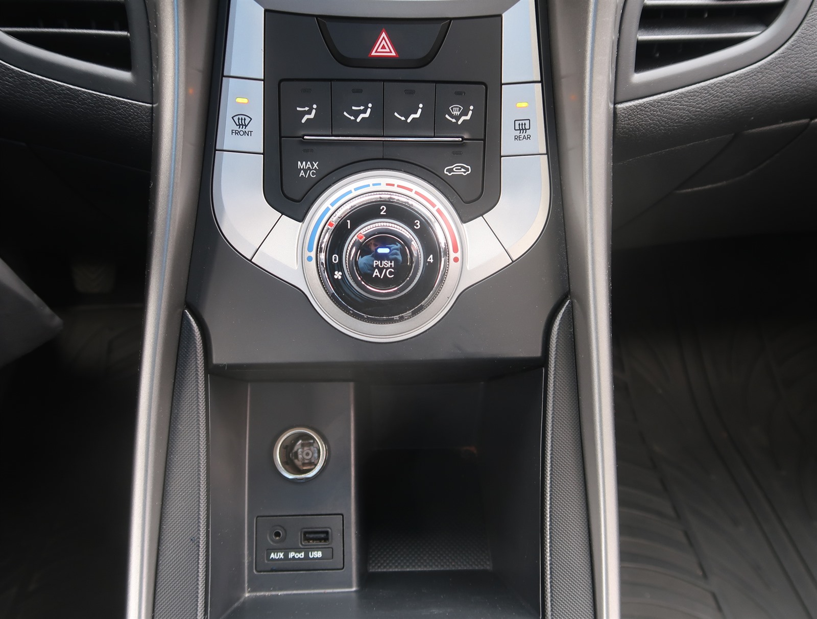 Hyundai Elantra, 2012 - pohled č. 19