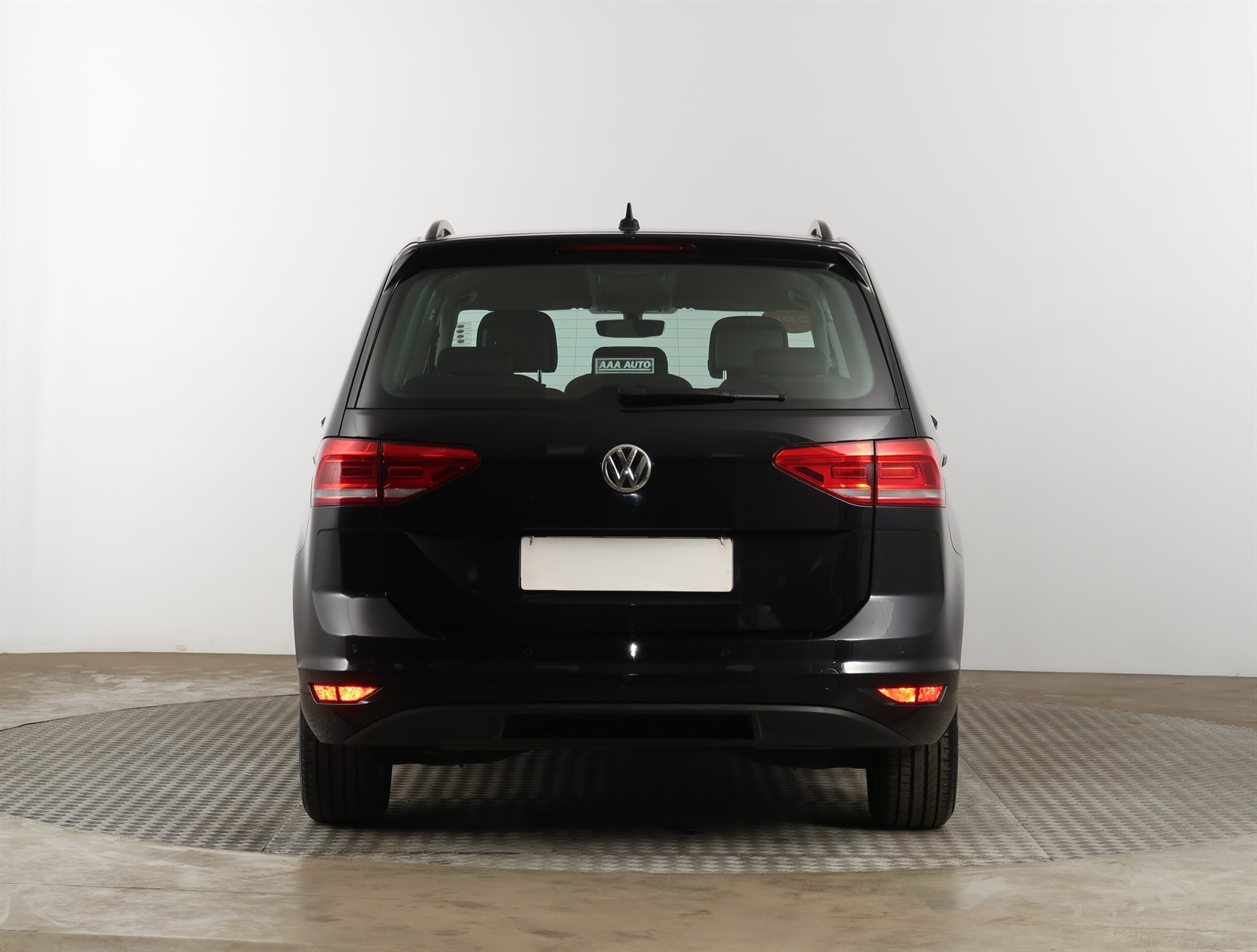 Volkswagen Touran, 2020 - pohled č. 6
