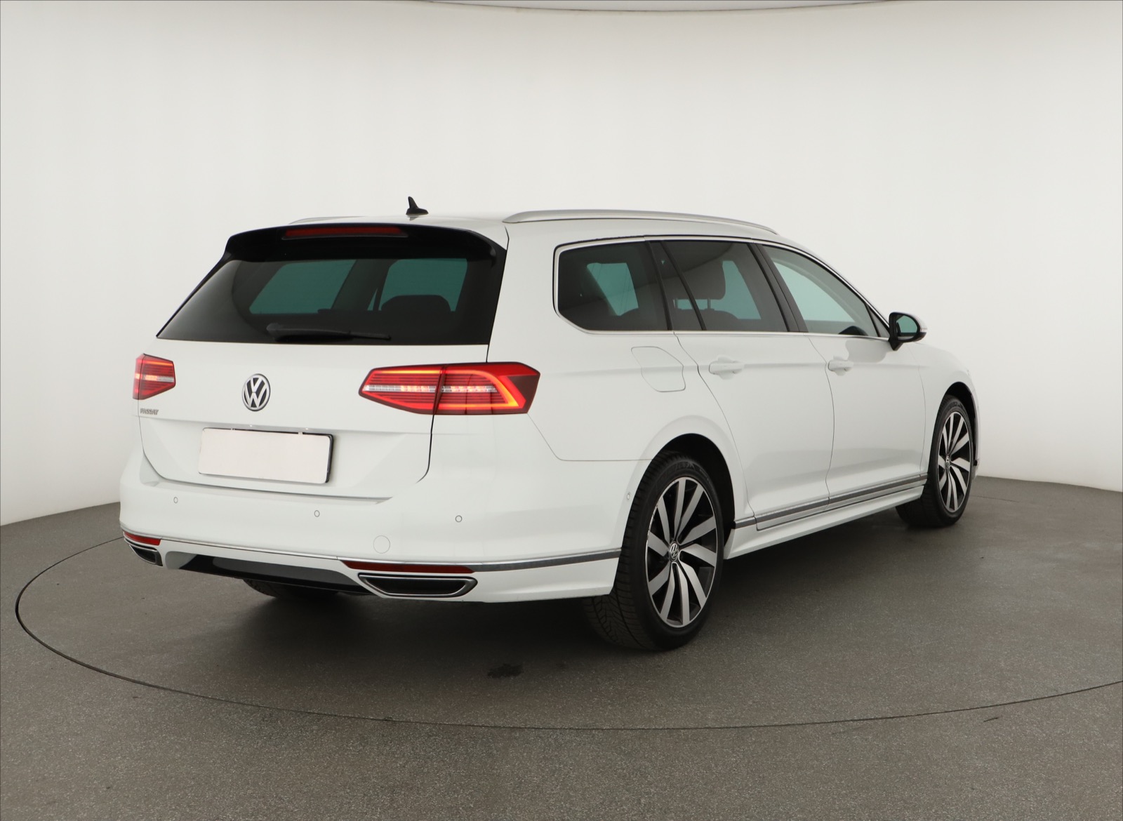 Volkswagen Passat, 2018 - pohled č. 7