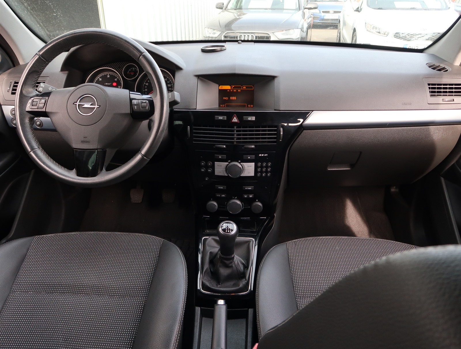 Opel Astra, 2010 - pohled č. 10