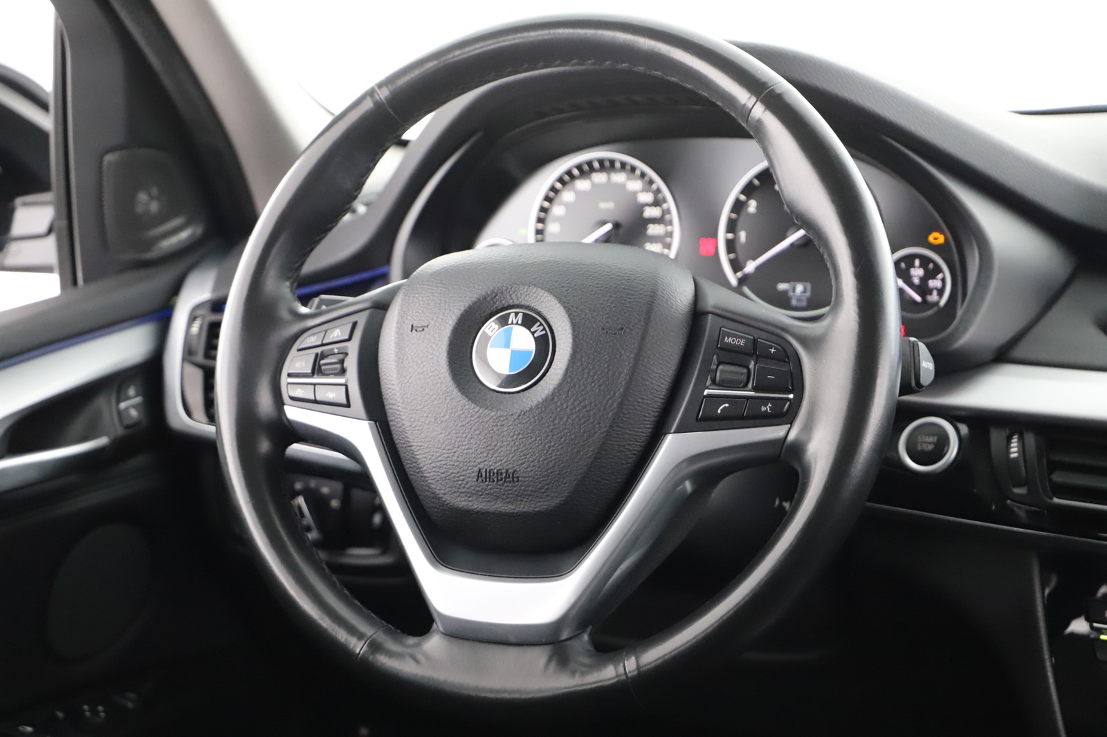 BMW X5, 2016 - pohled č. 14