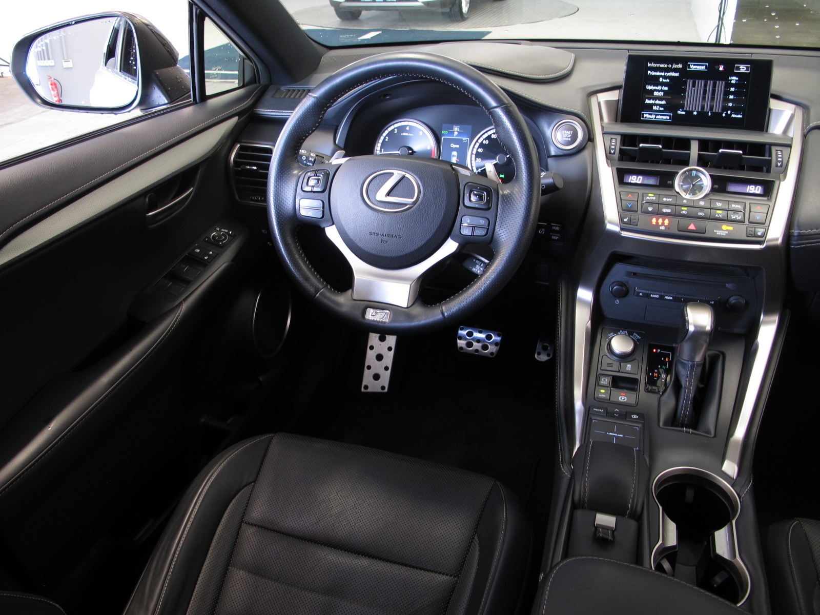 Lexus NX, 2015 - pohled č. 9