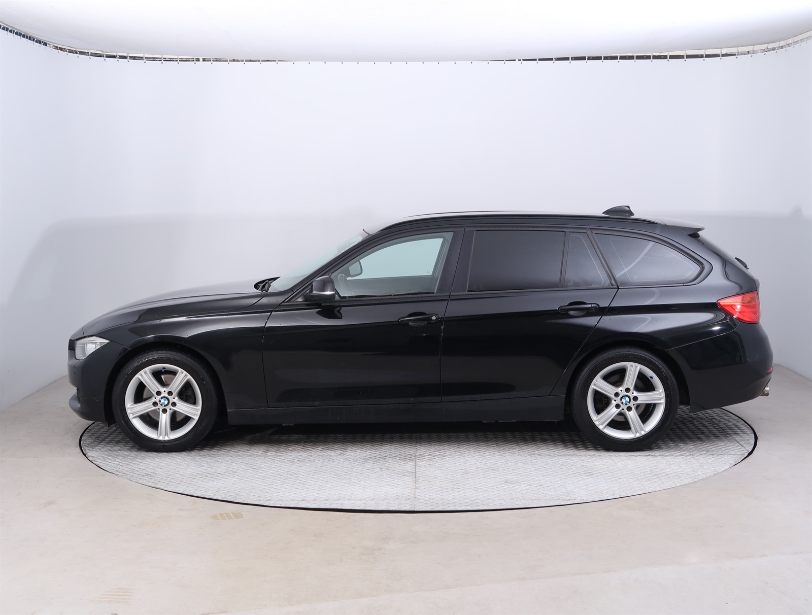 BMW Řada 3, 2013 - pohled č. 4