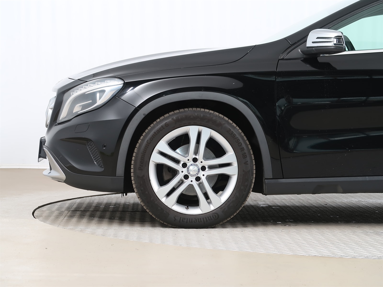 Mercedes-Benz GLA, 2014 - pohled č. 20