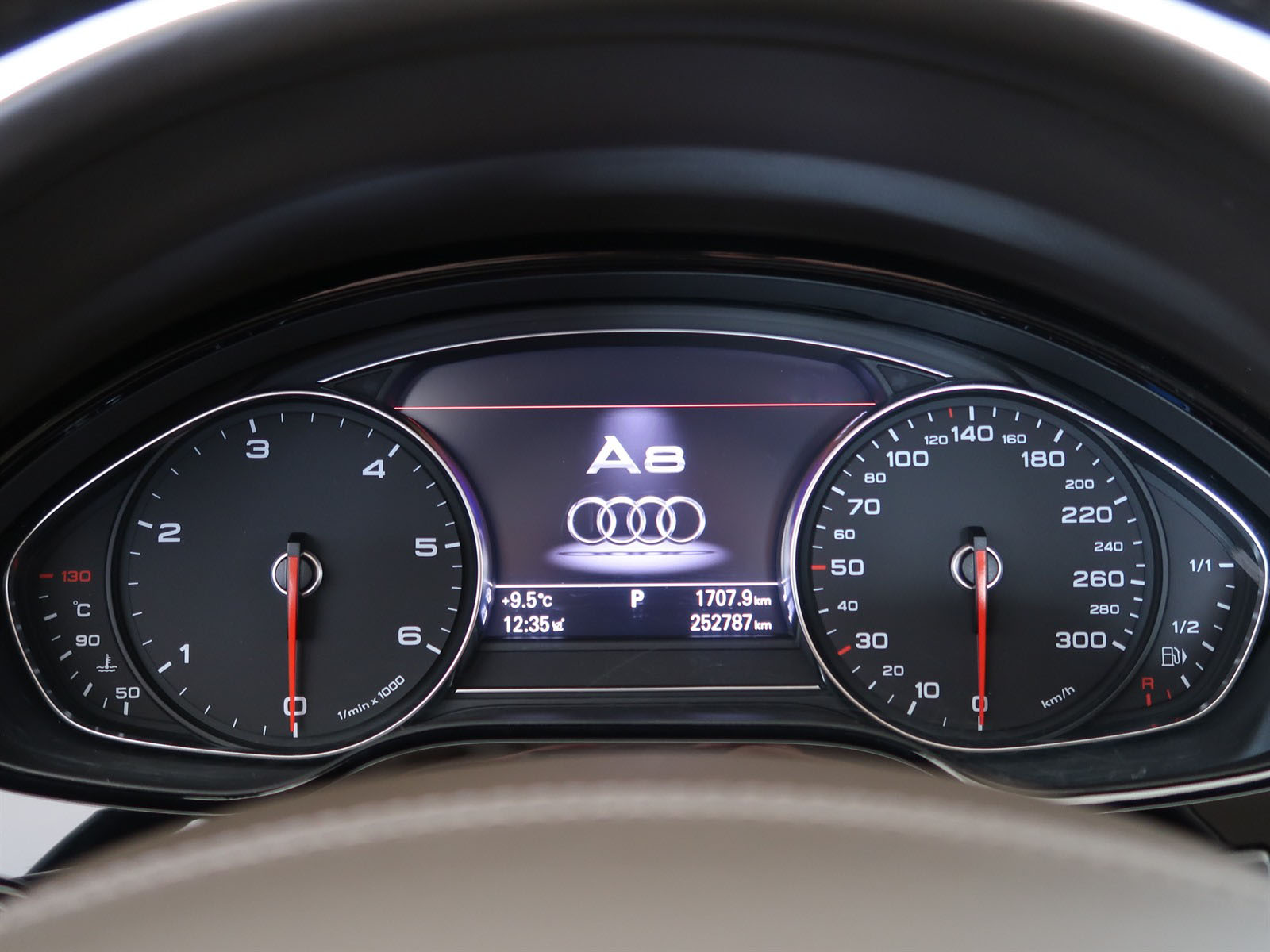 Audi A8, 2010 - pohled č. 17