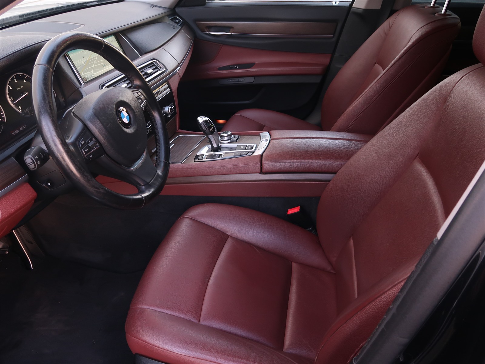 BMW 7, 2012 - pohled č. 16