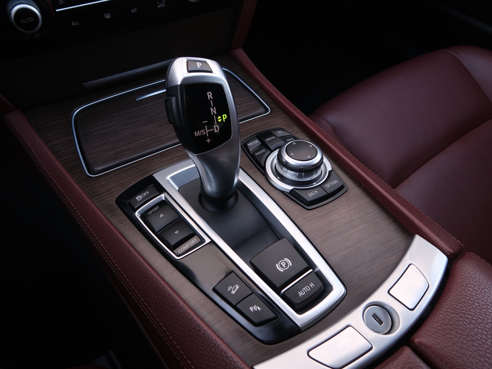 BMW 7, 2012 - pohled č. 19