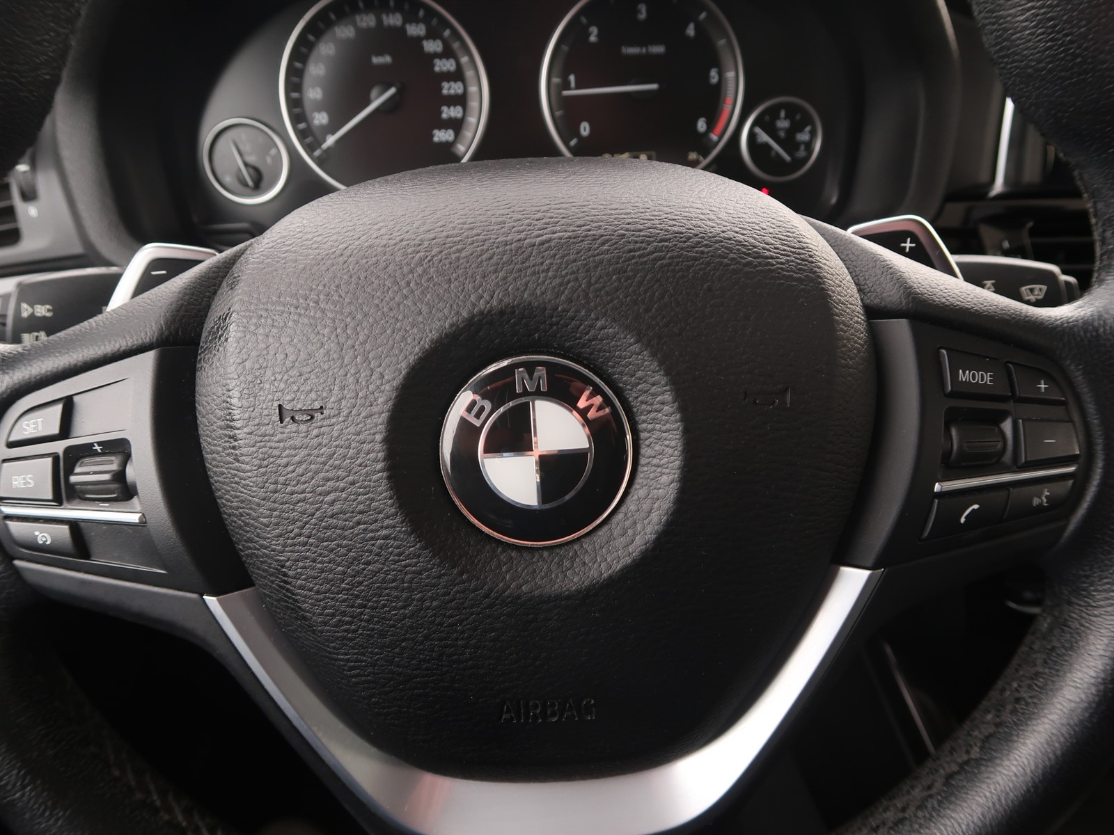 BMW X4, 2016 - pohled č. 24