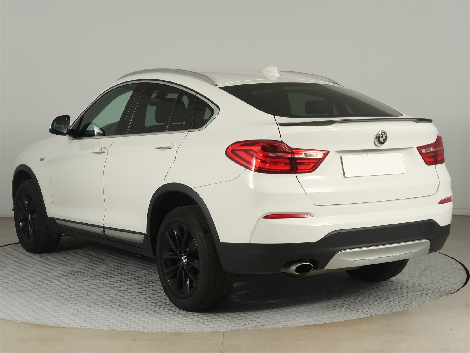BMW X4, 2016 - pohled č. 5