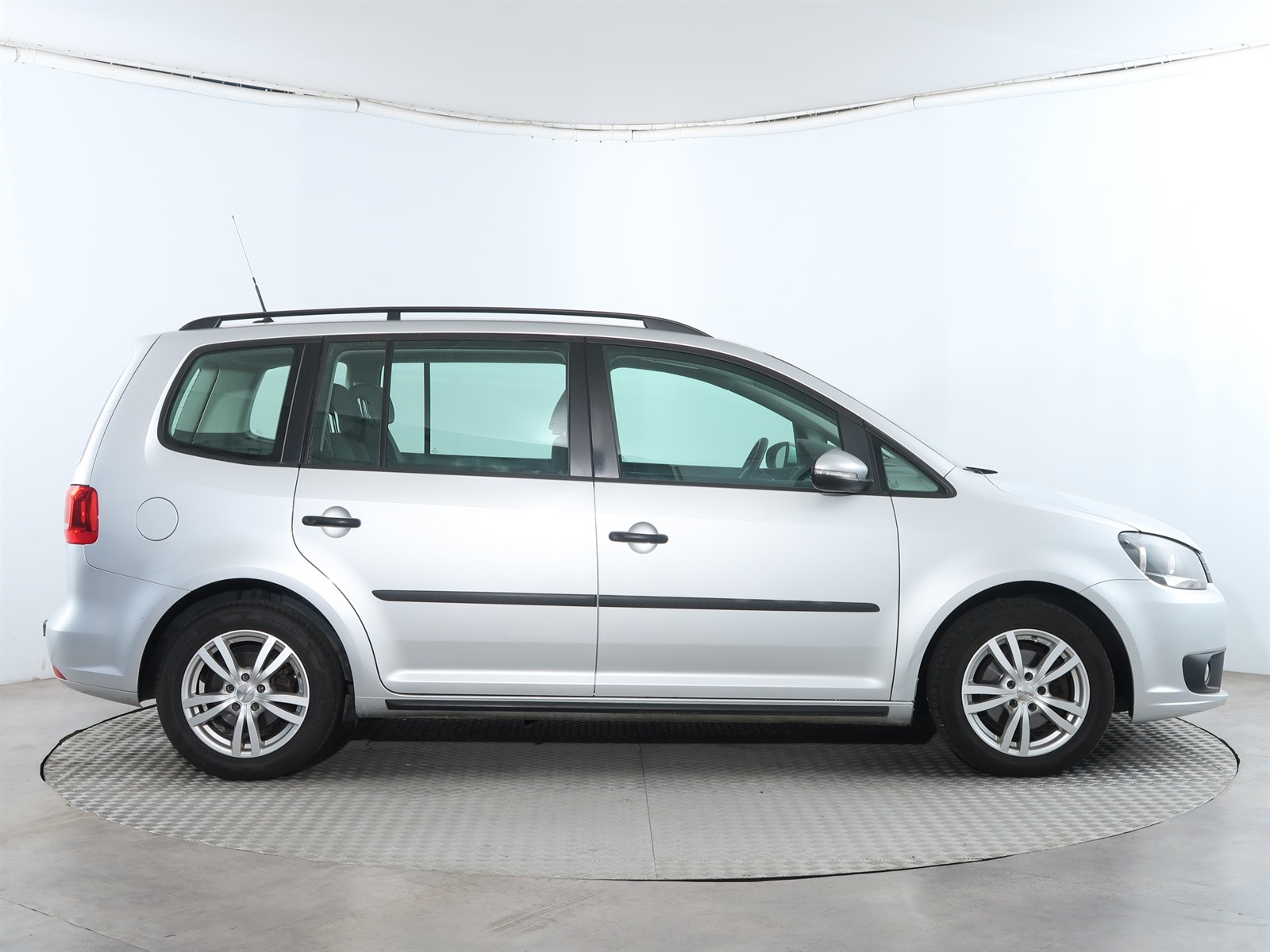 Volkswagen Touran, 2012 - pohled č. 8