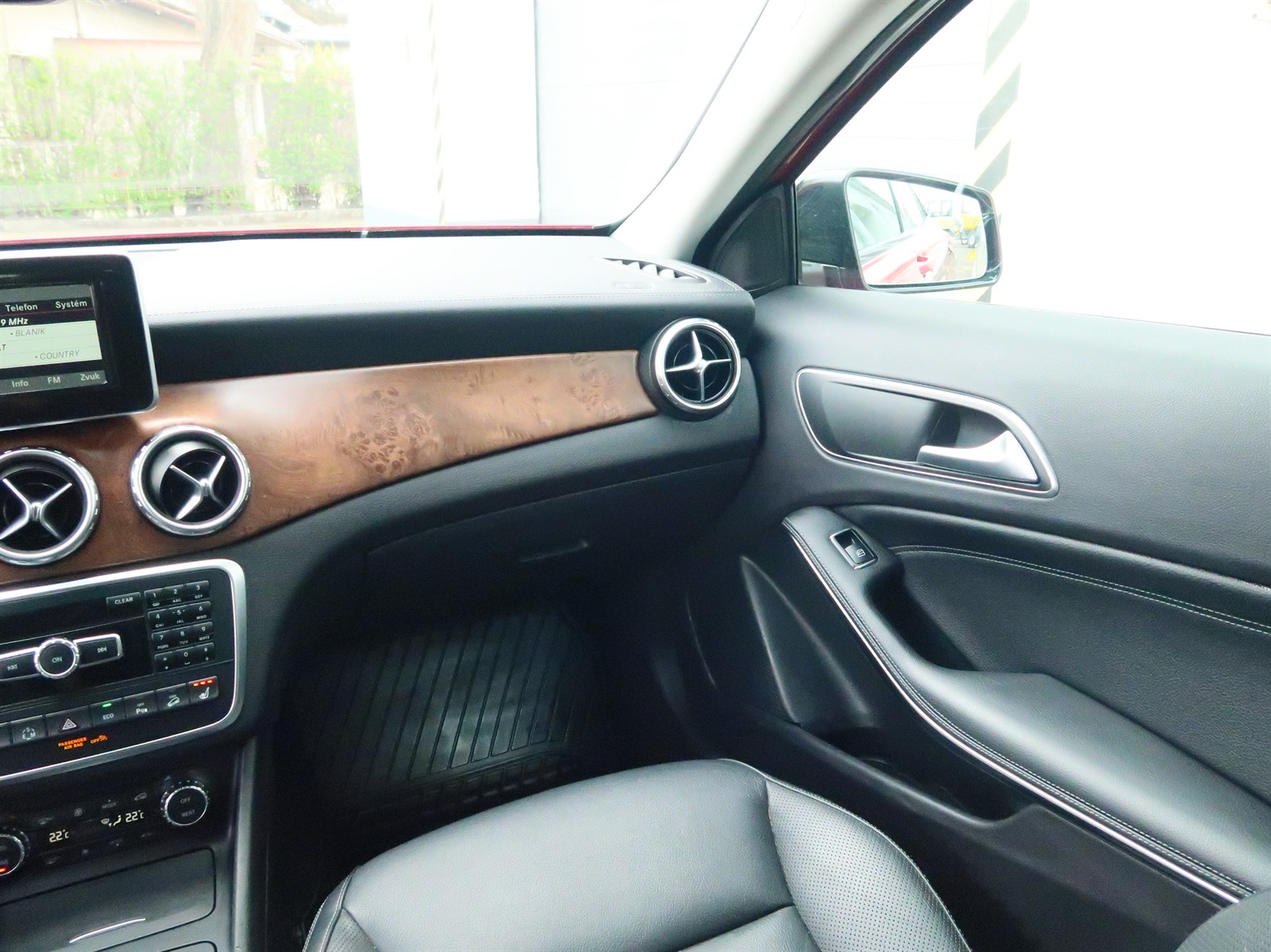Mercedes-Benz GLA, 2014 - pohled č. 11