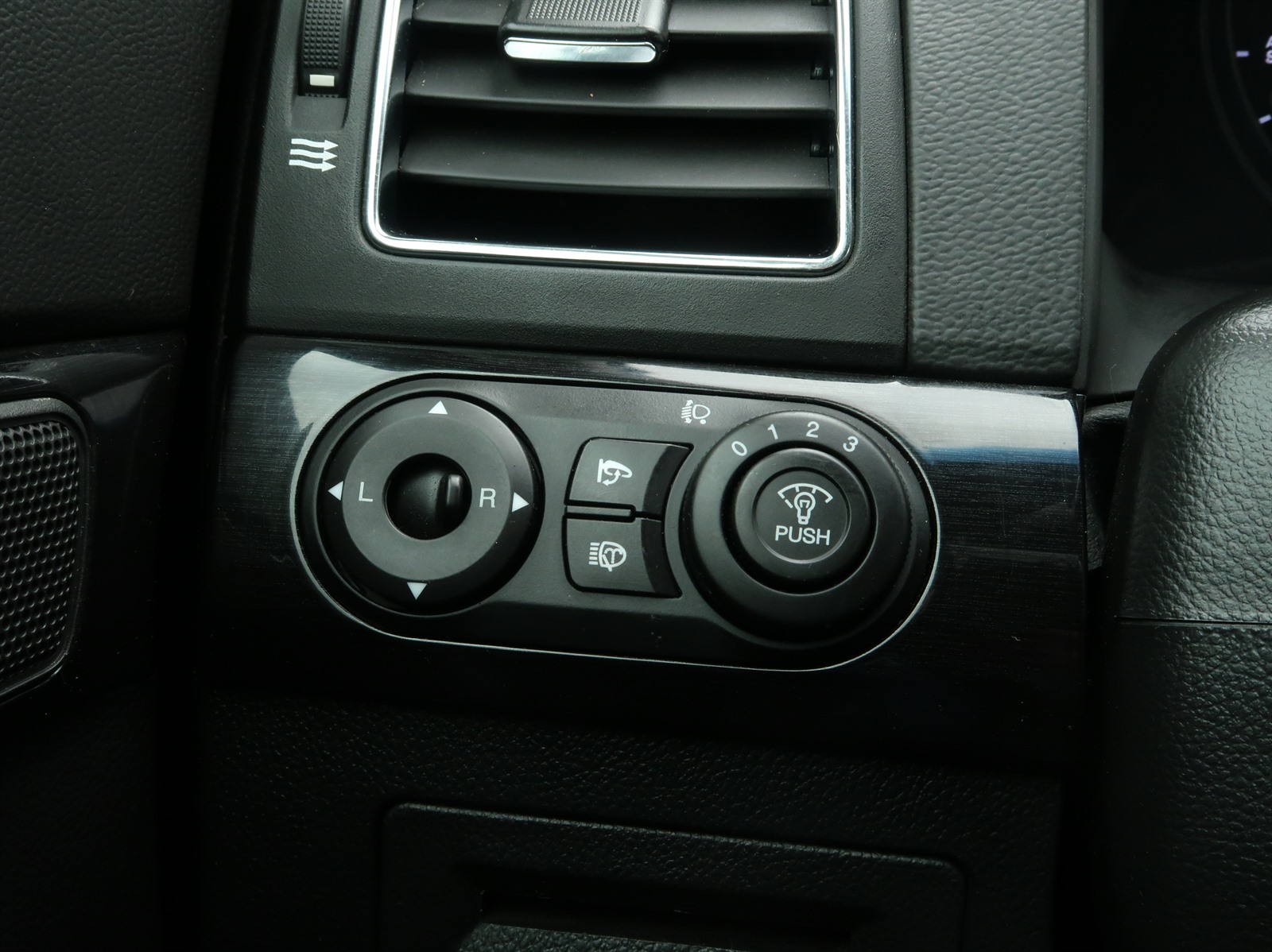 Chevrolet Captiva, 2012 - pohled č. 27