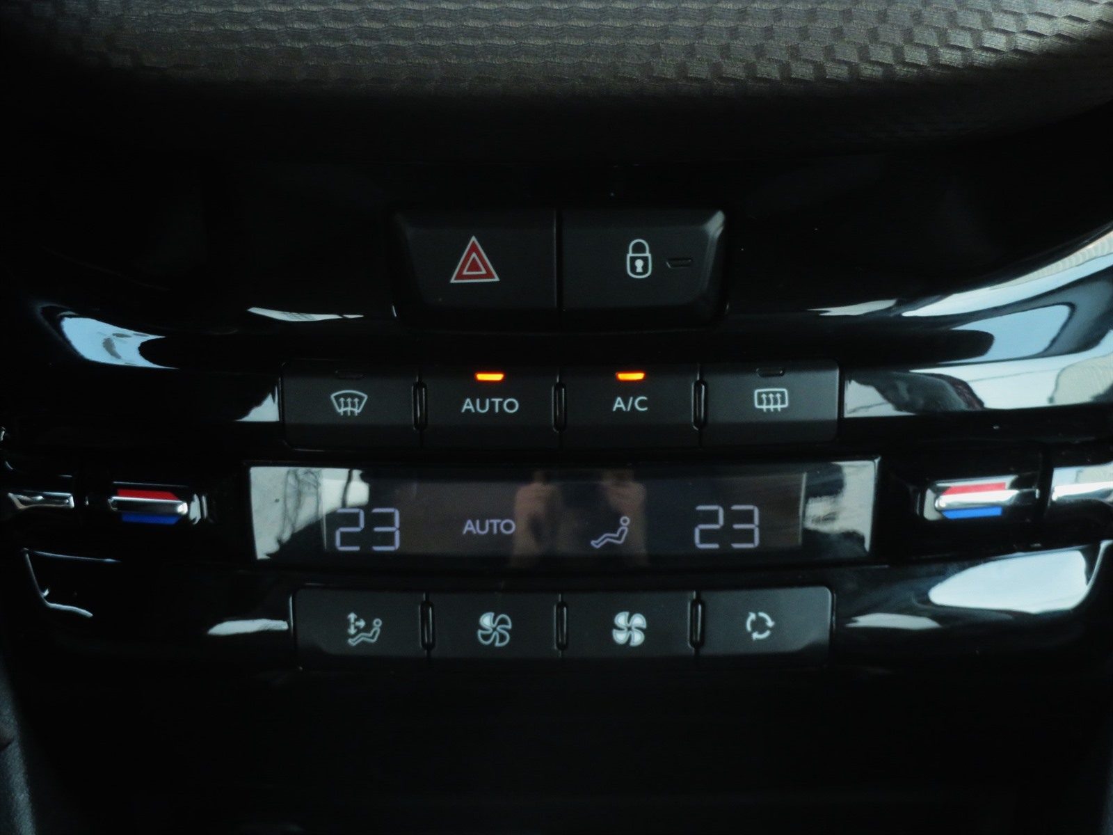 Peugeot 2008, 2015 - pohled č. 18