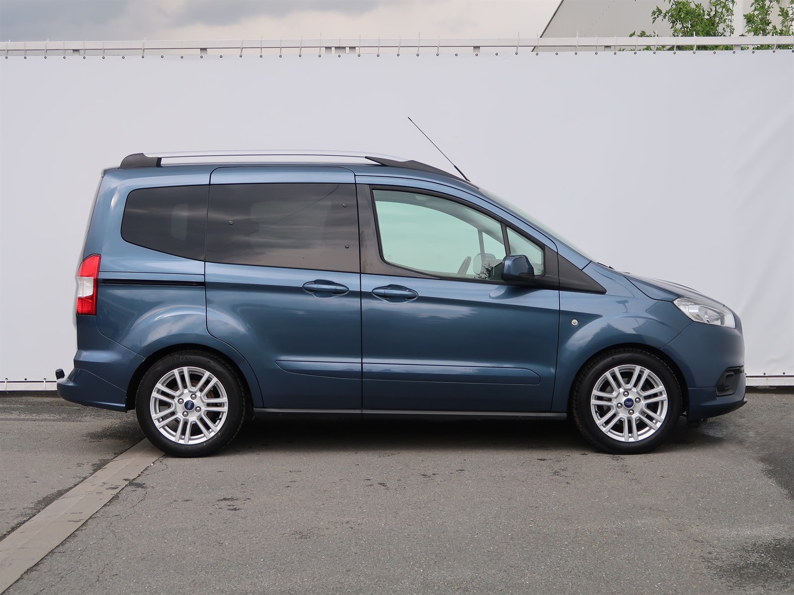 Ford Tourneo Courier, 2020 - pohled č. 8