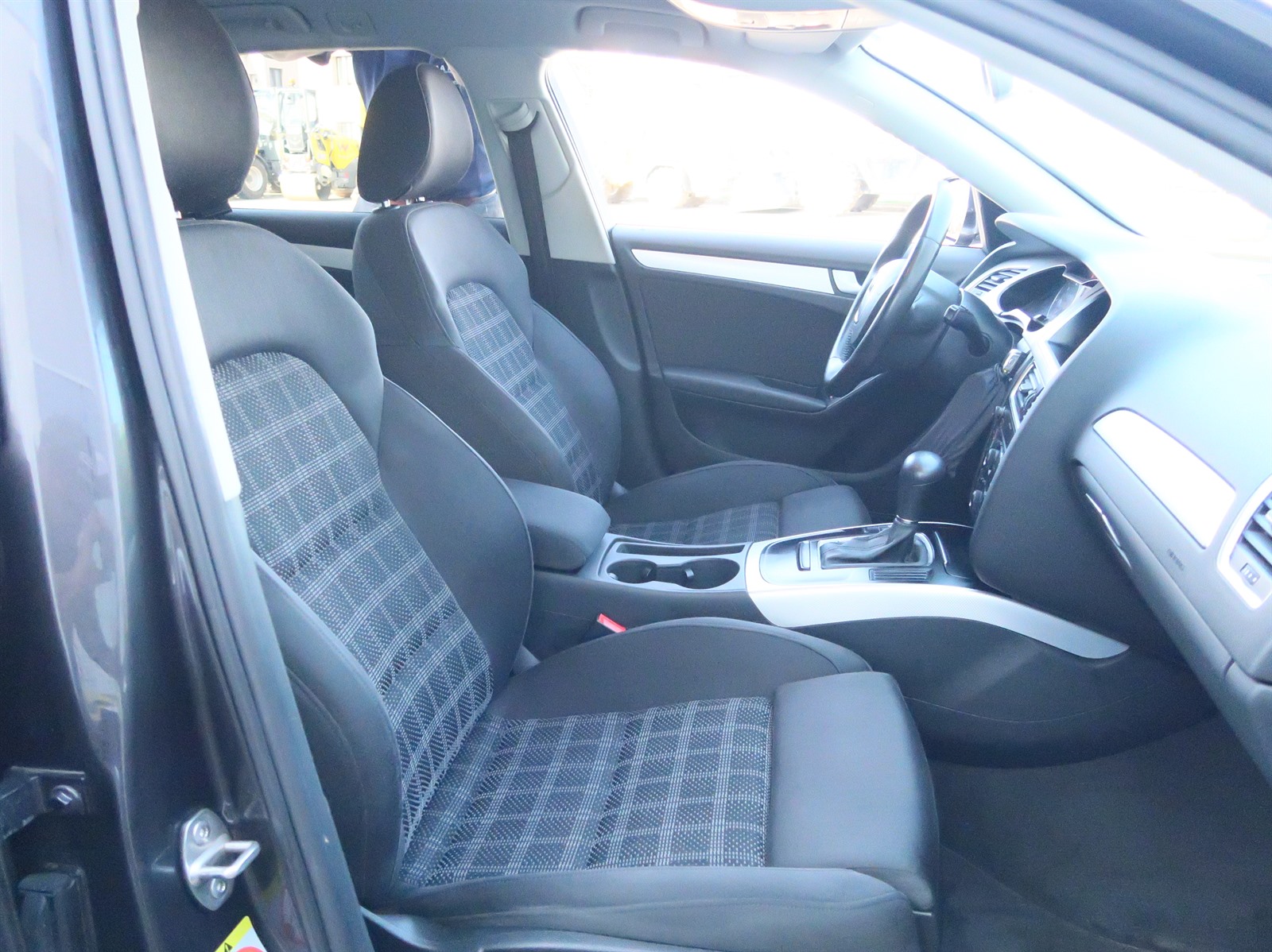 Audi A4, 2011 - pohled č. 12