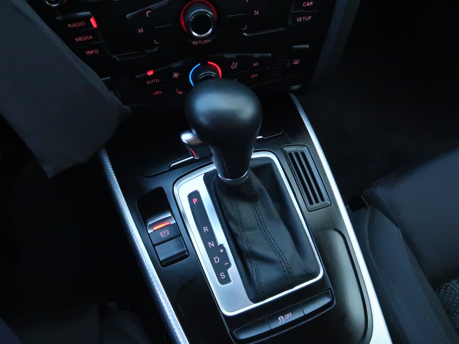 Audi A4, 2011 - pohled č. 19