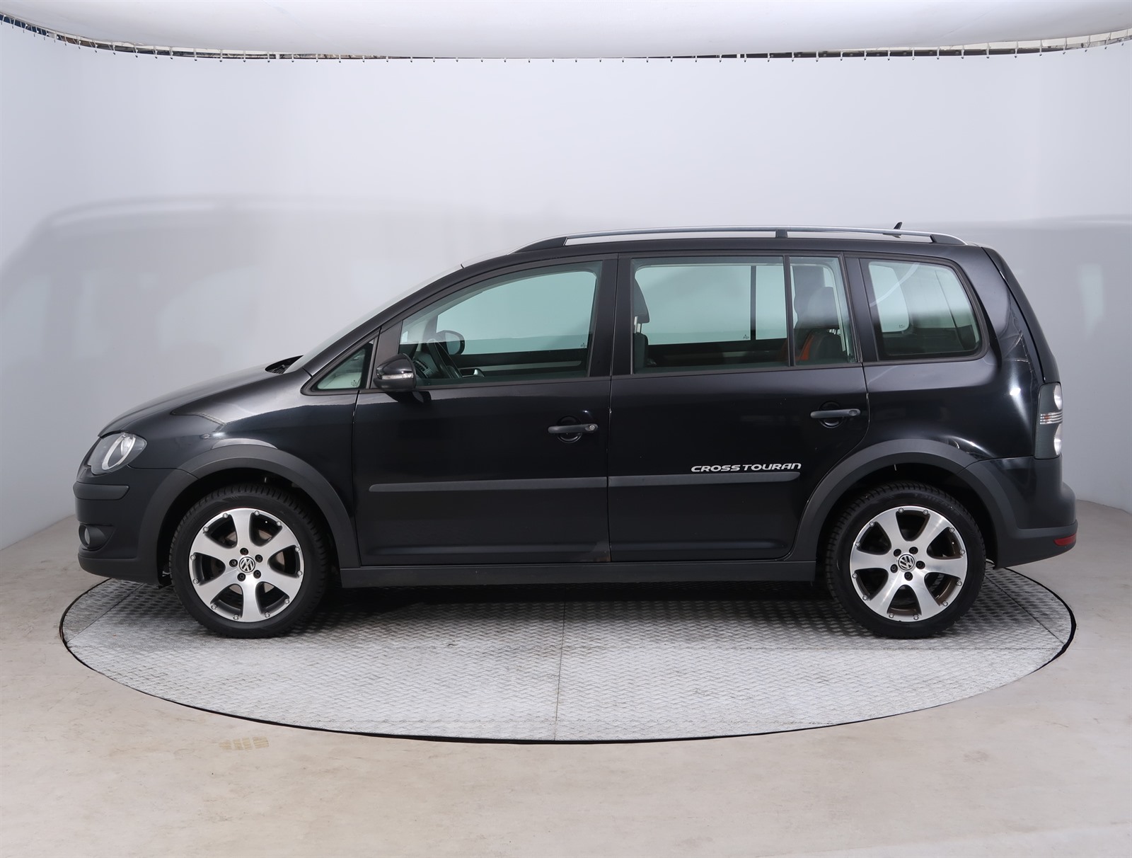 Volkswagen Touran, 2009 - pohled č. 4