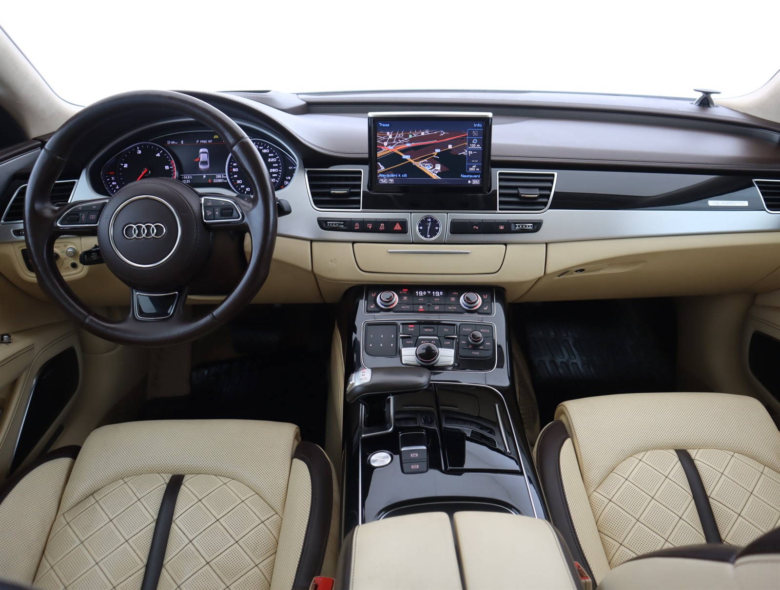 Audi A8, 2017 - pohled č. 9