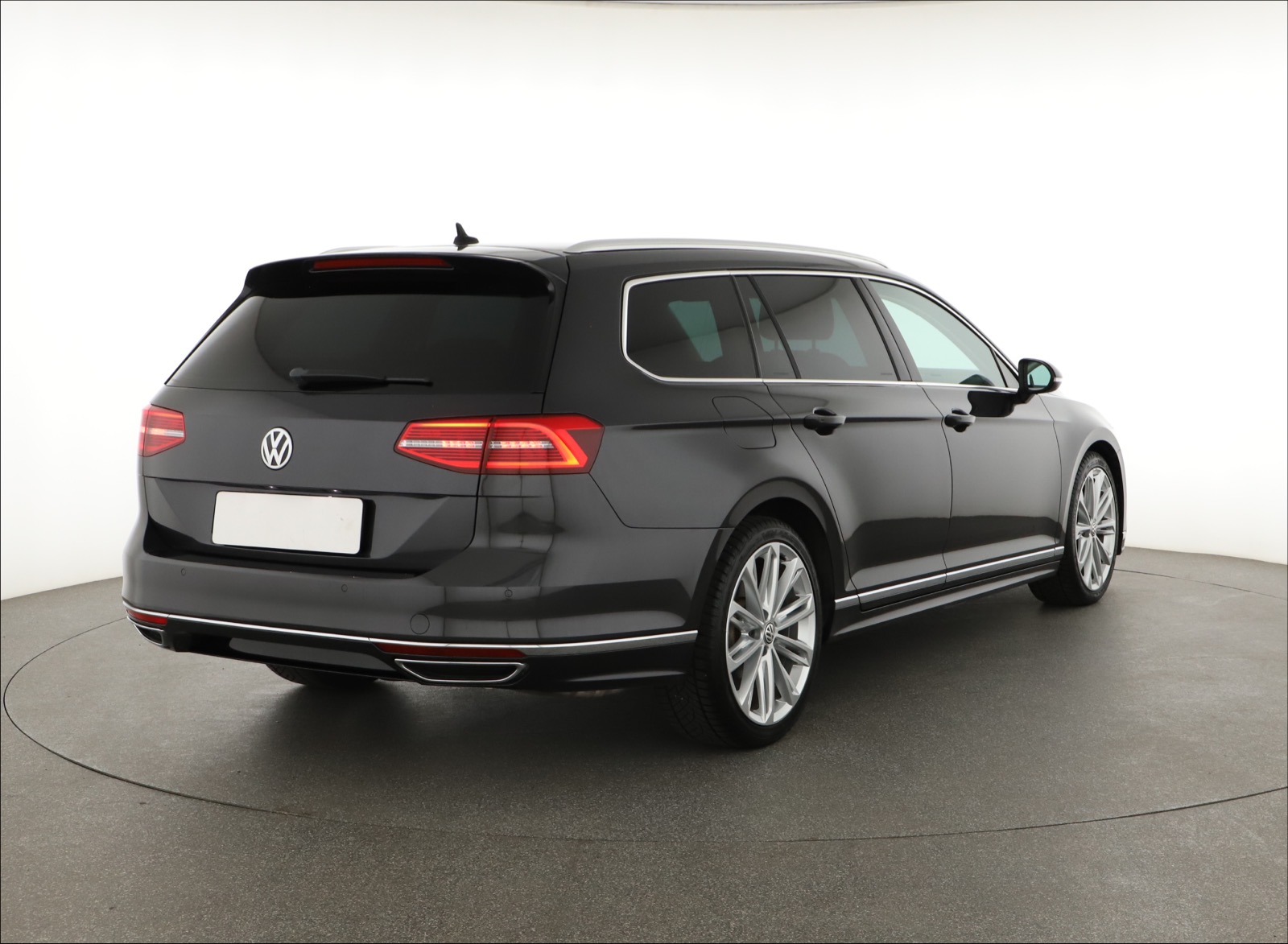 Volkswagen Passat, 2018 - pohled č. 7
