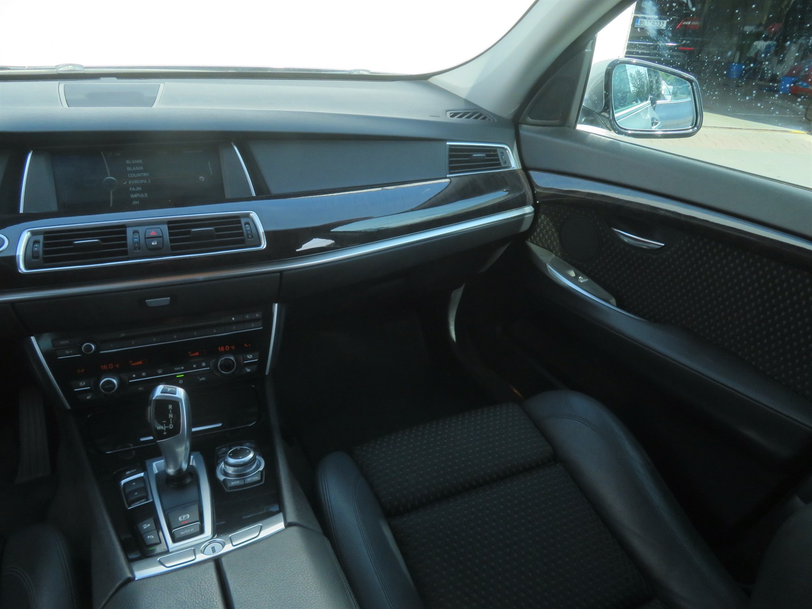 BMW 5GT, 2013 - pohled č. 11