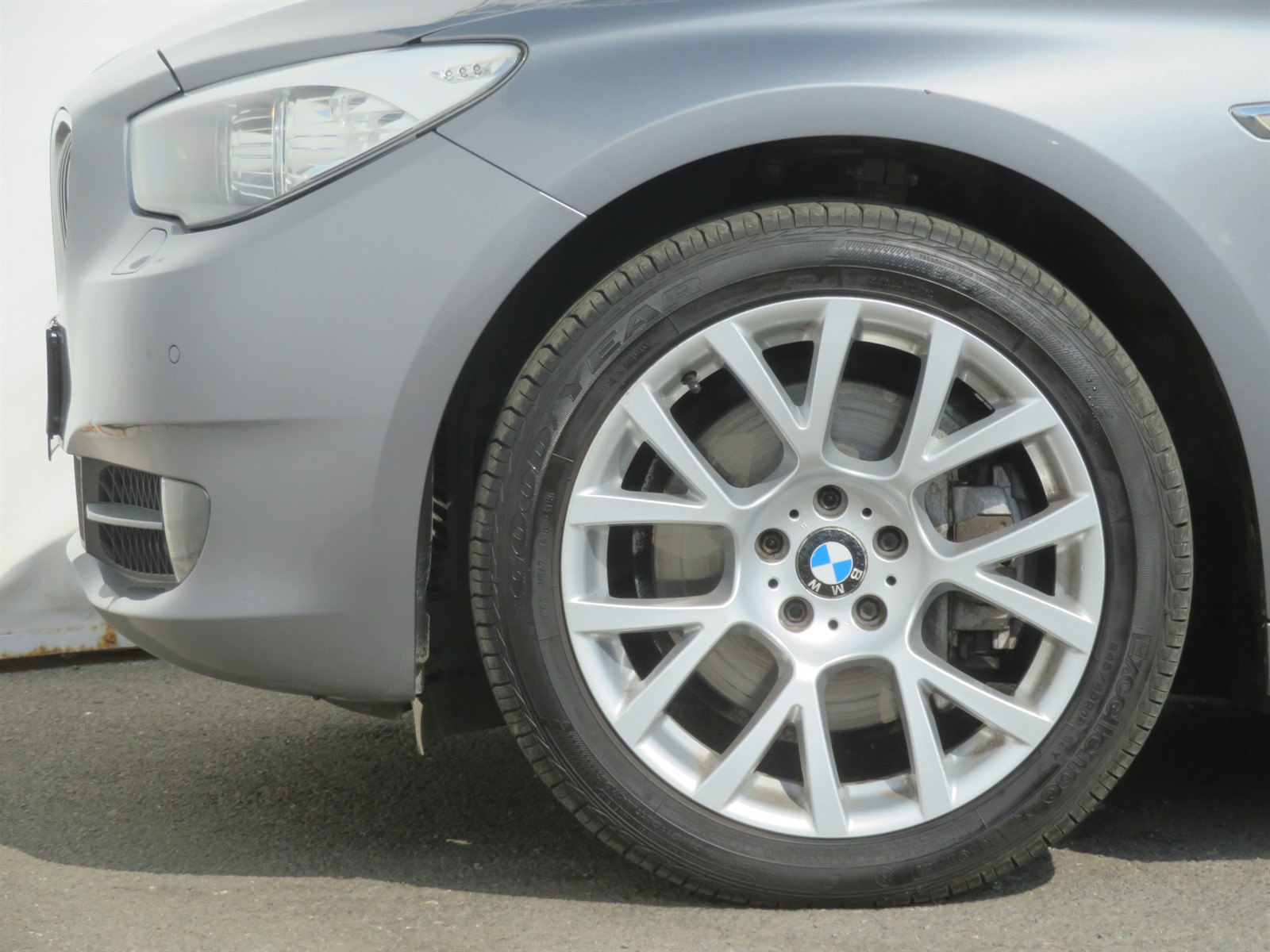 BMW 5GT, 2013 - pohled č. 21