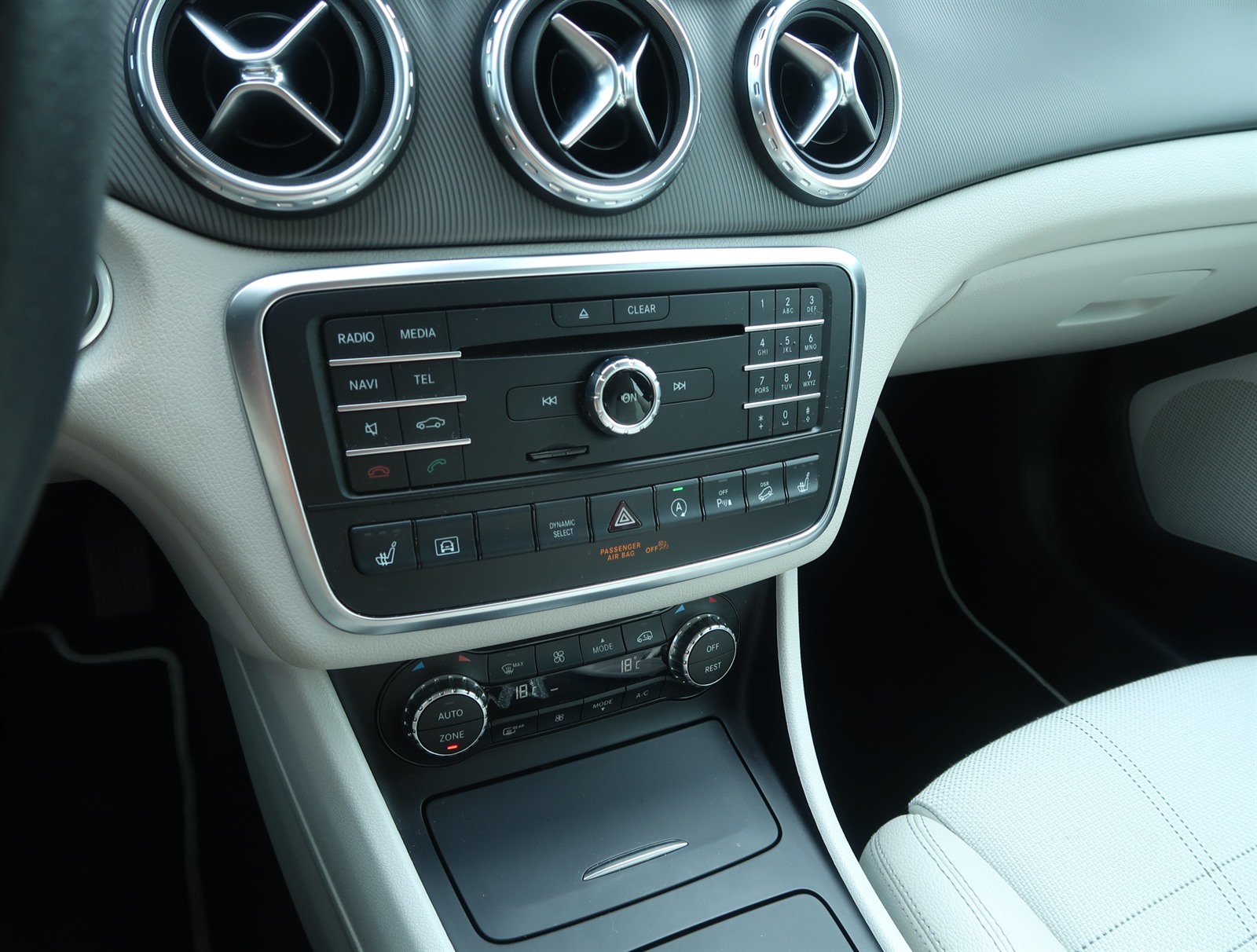 Mercedes-Benz GLA, 2016 - pohled č. 25