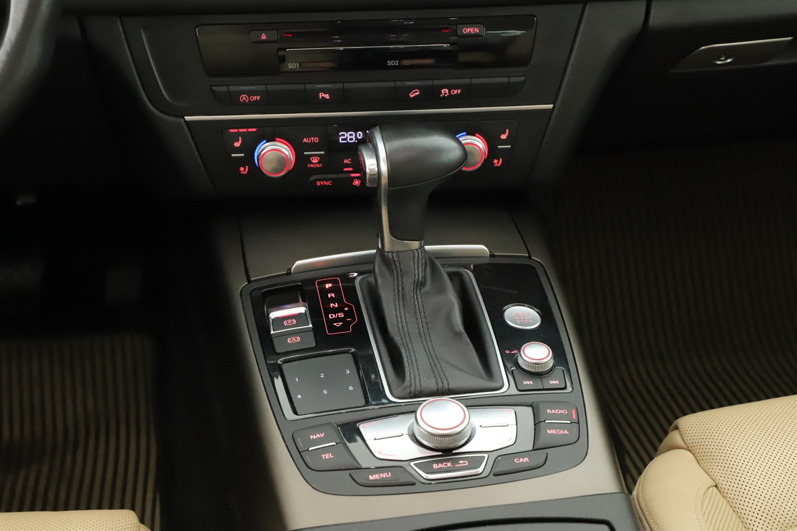 Audi A6 Allroad, 2012 - pohled č. 17