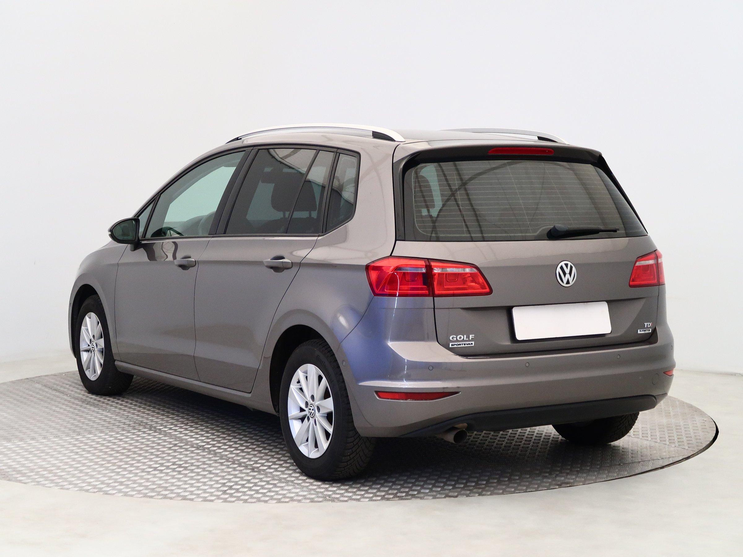 Volkswagen Golf Sportsvan, 2016 - pohled č. 5