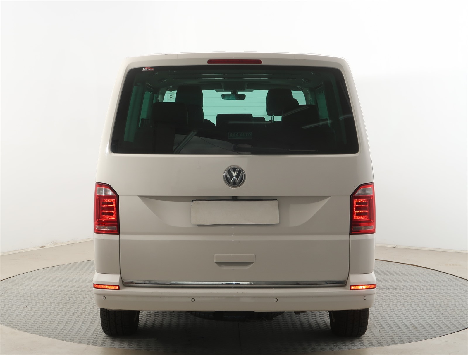 Volkswagen Multivan, 2017 - pohled č. 6