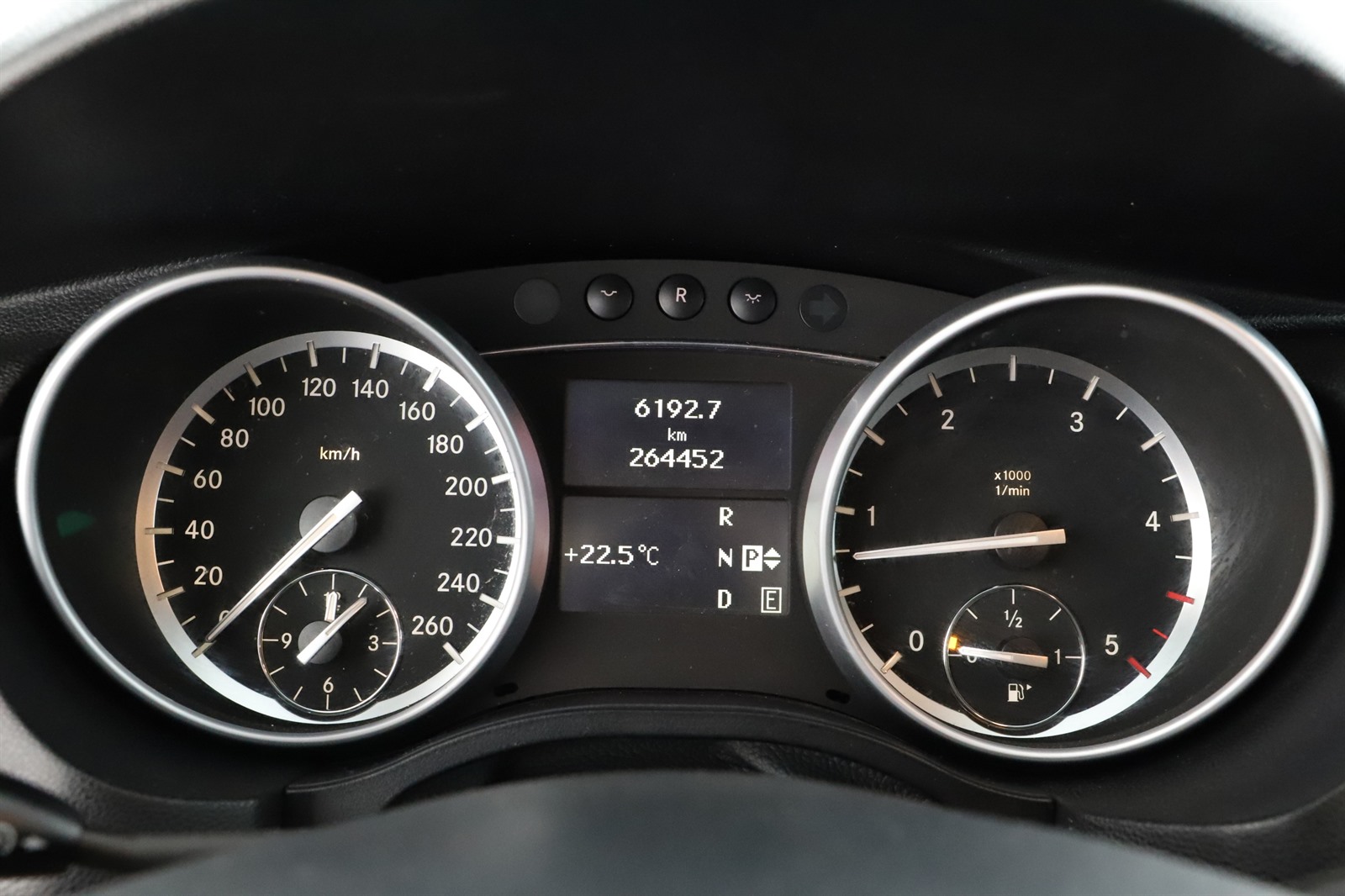 Mercedes-Benz R, 2012 - pohled č. 15