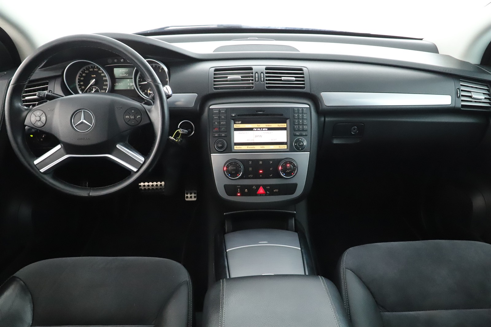 Mercedes-Benz R, 2012 - pohled č. 9