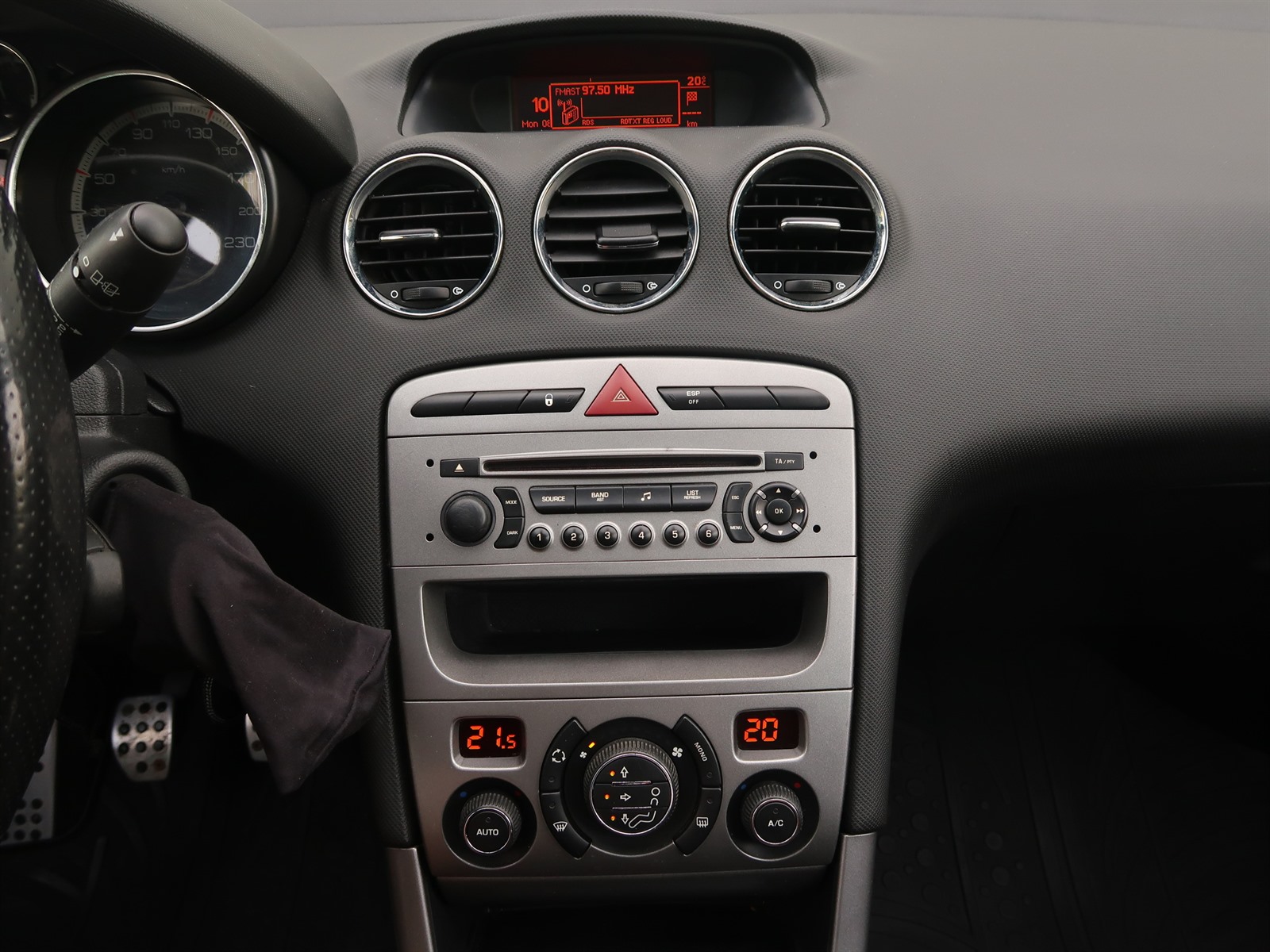 Peugeot 308, 2010 - pohled č. 18