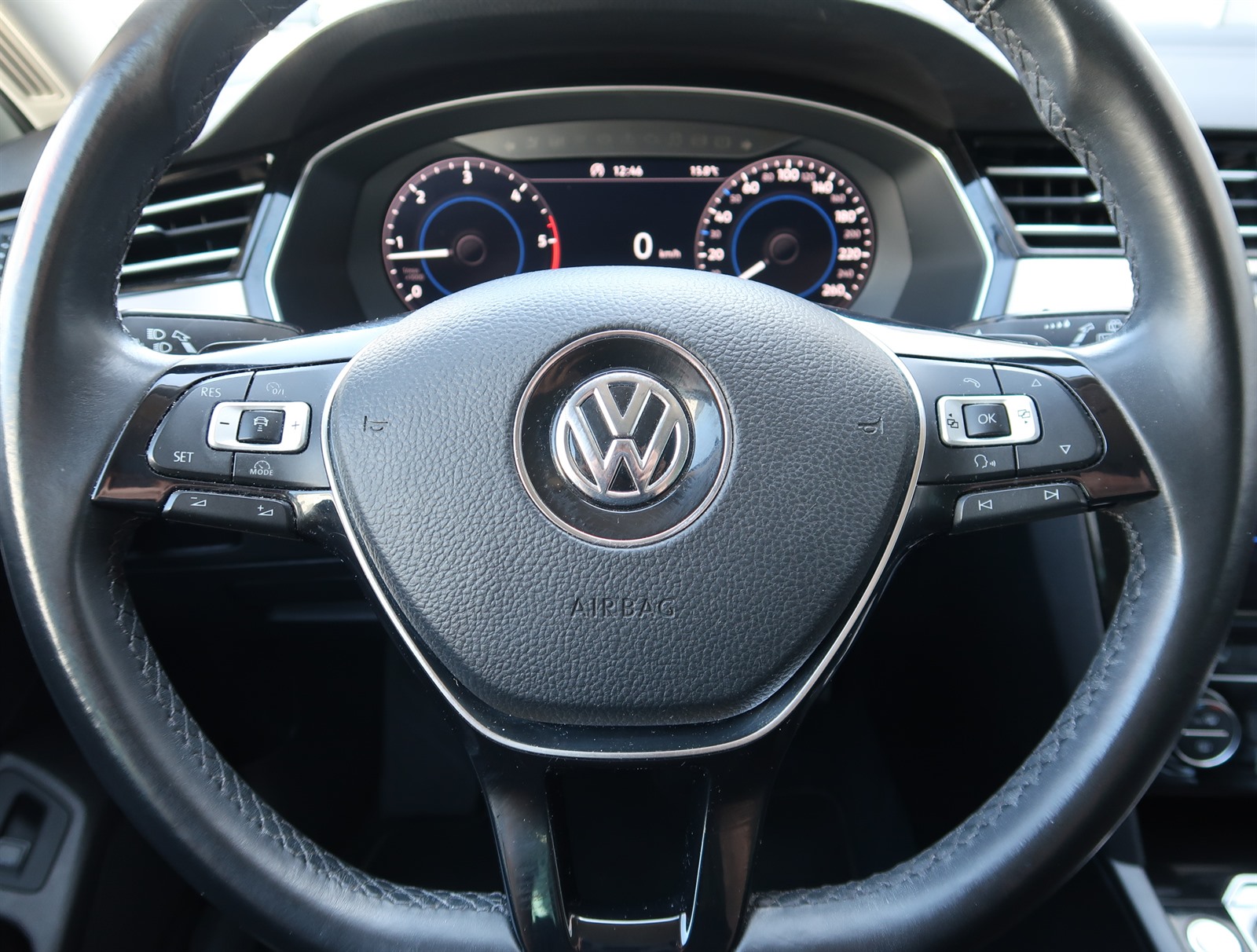 Volkswagen Passat, 2018 - pohled č. 18