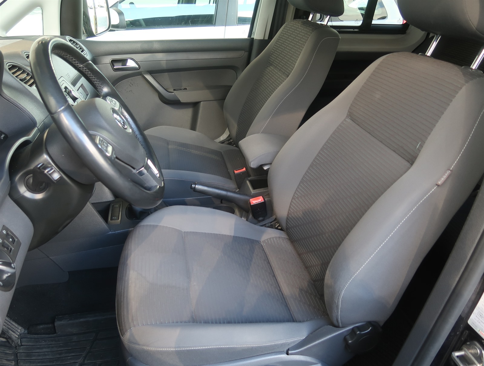 Volkswagen Caddy, 2012 - pohled č. 16
