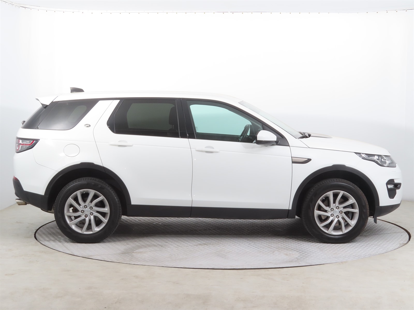 Land Rover Discovery Sport, 2017 - pohled č. 8