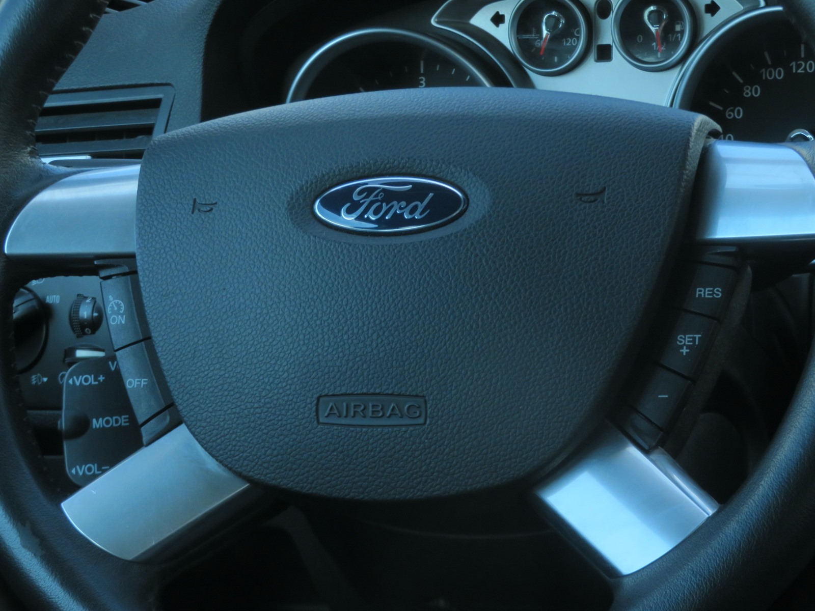 Ford Kuga, 2010 - pohled č. 24