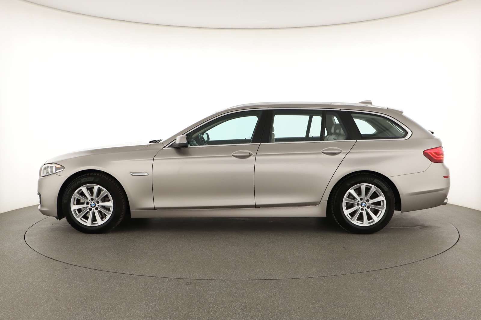 BMW Řada 5, 2016 - pohled č. 4