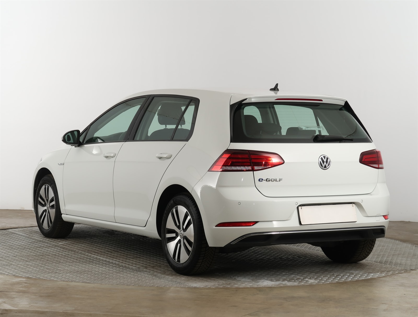 Volkswagen e-Golf, 2021 - pohled č. 5