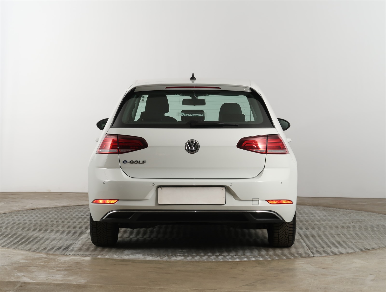 Volkswagen e-Golf, 2021 - pohled č. 6