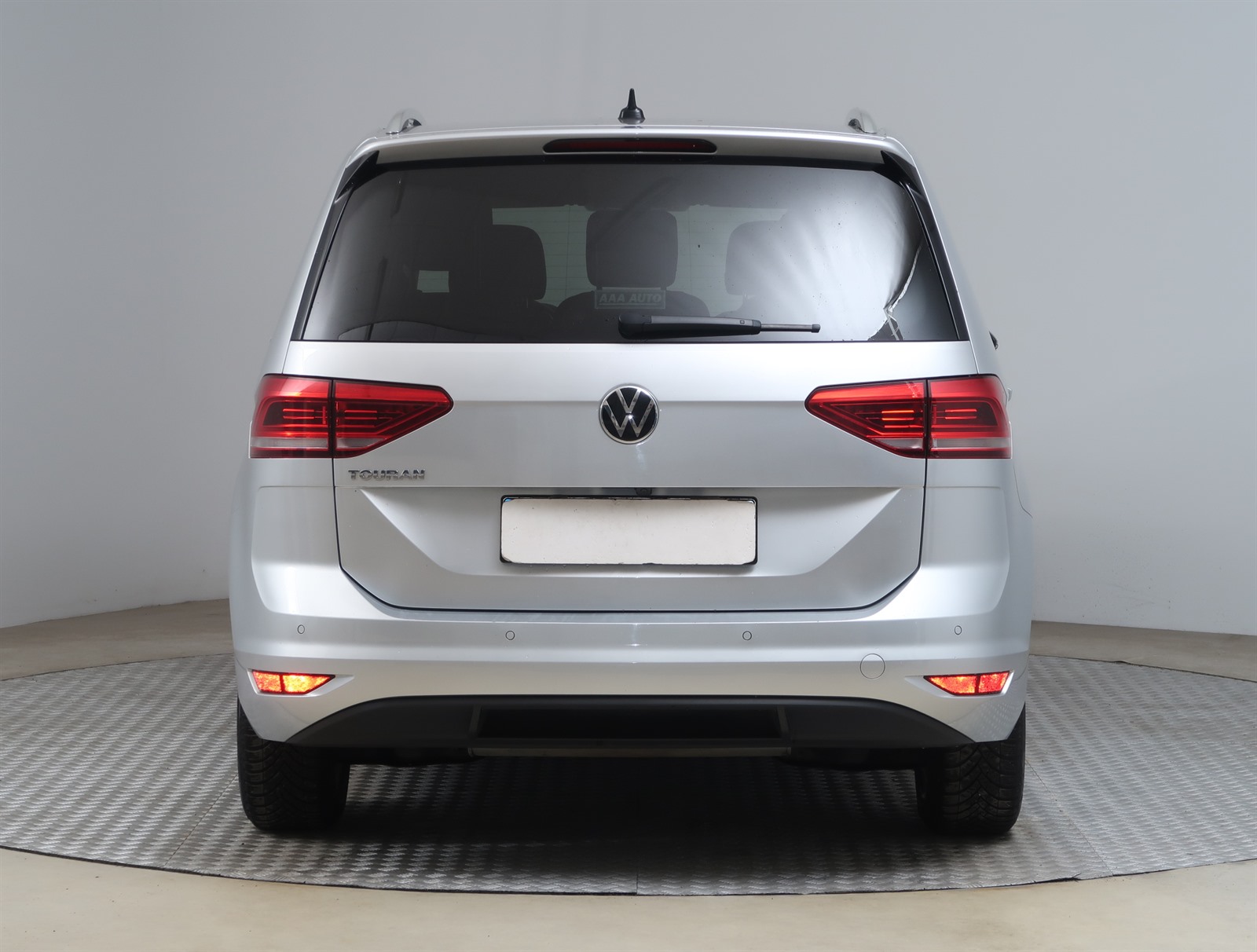 Volkswagen Touran, 2021 - pohled č. 6