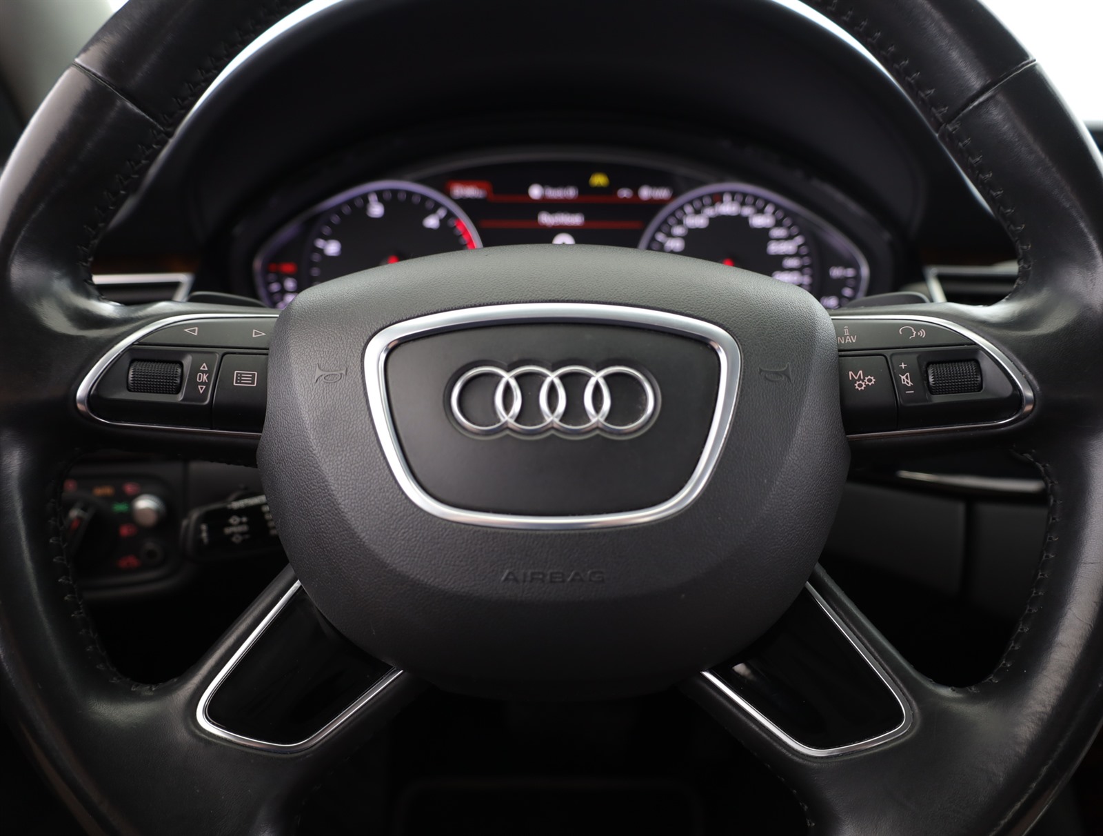 Audi A8, 2016 - pohled č. 14